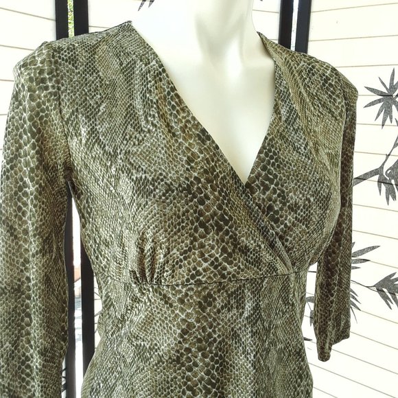 Liz Claiborne Army Green Snake Print Surplice Top - Picture 8 of 12